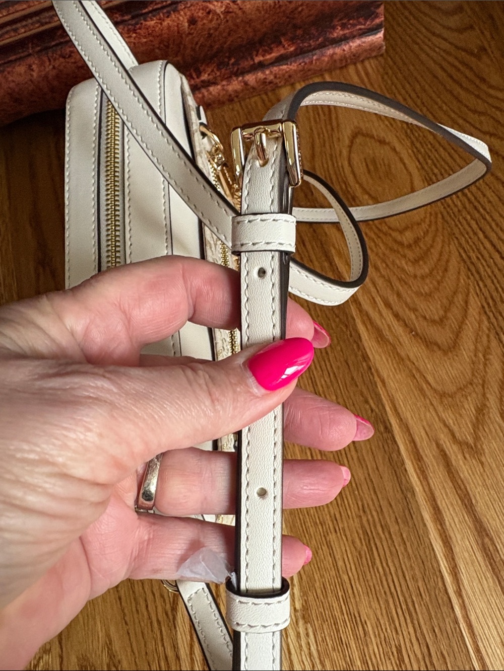 Michael Kors Jet Set Cream & Gold MK Signature Chain Crossbody Bag NEW - Picture 11 of 15